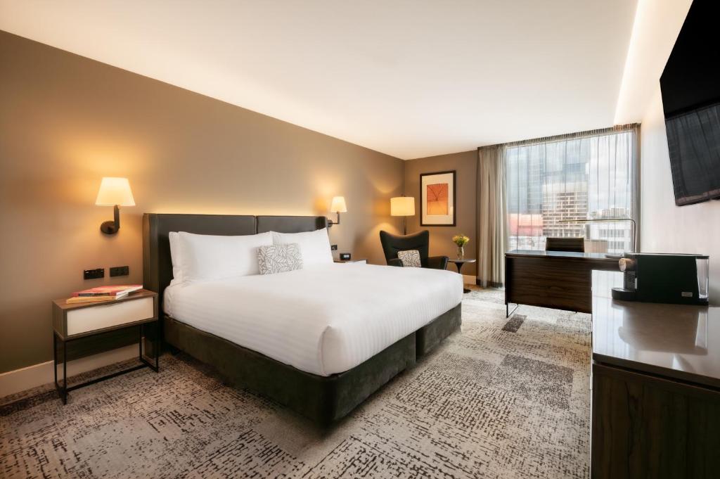 
King Room with Club Lounge Access
