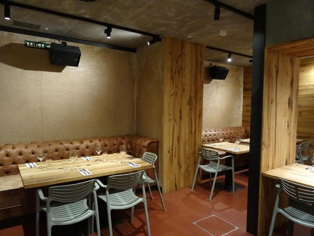 Posezení v ubytování Bearan Bar & Rooms