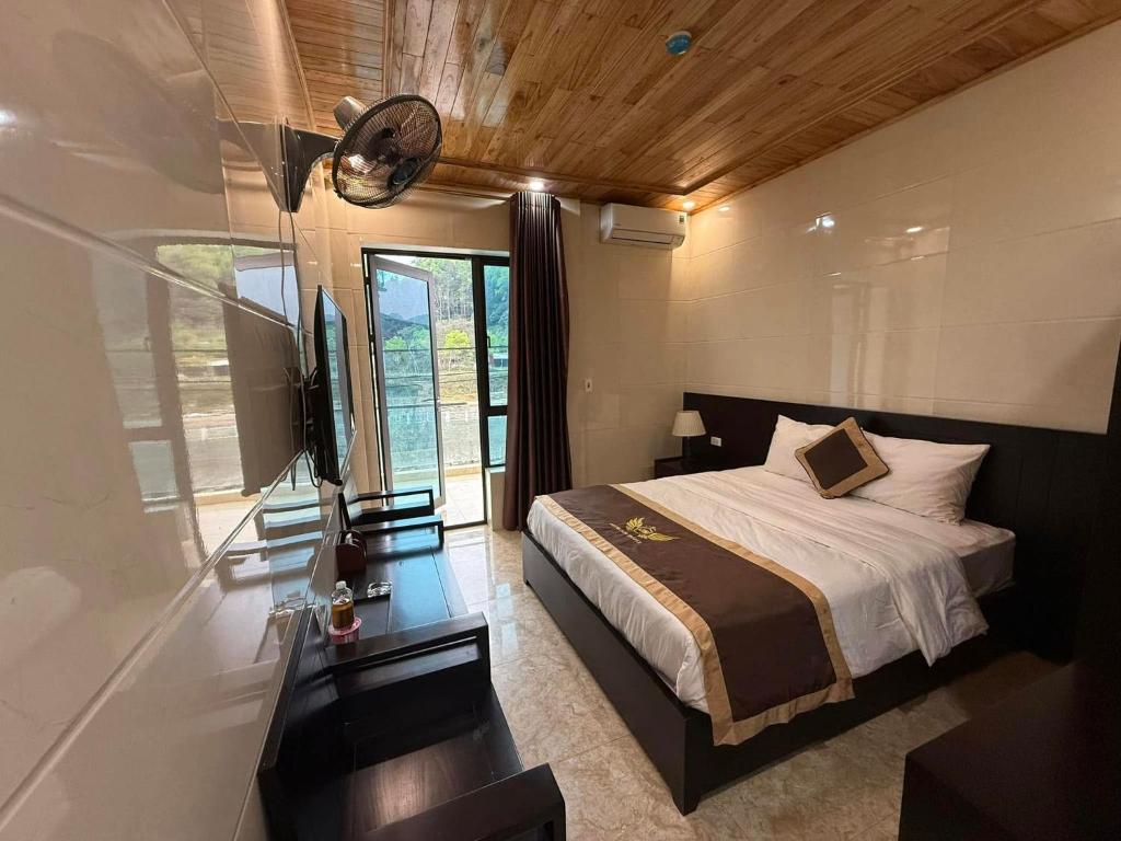 Φωτογραφία από το άλμπουμ του Khách sạn Giang Sơn σε Bac Ha