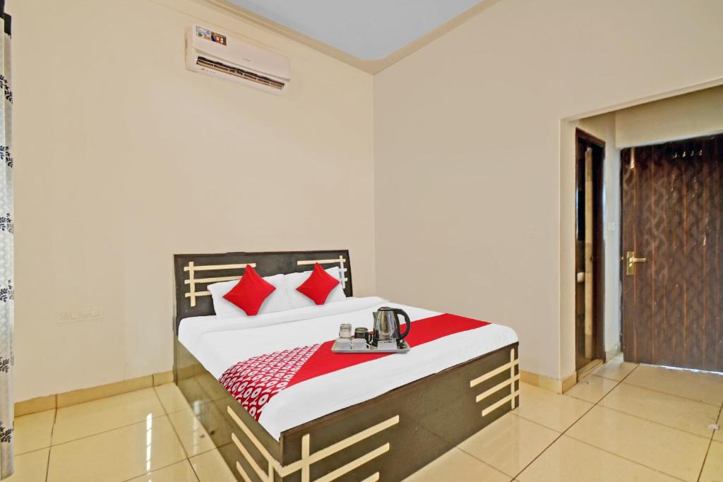 Fotografie z fotogalerie ubytování Hotel O 4 Seasons v destinaci Thūr