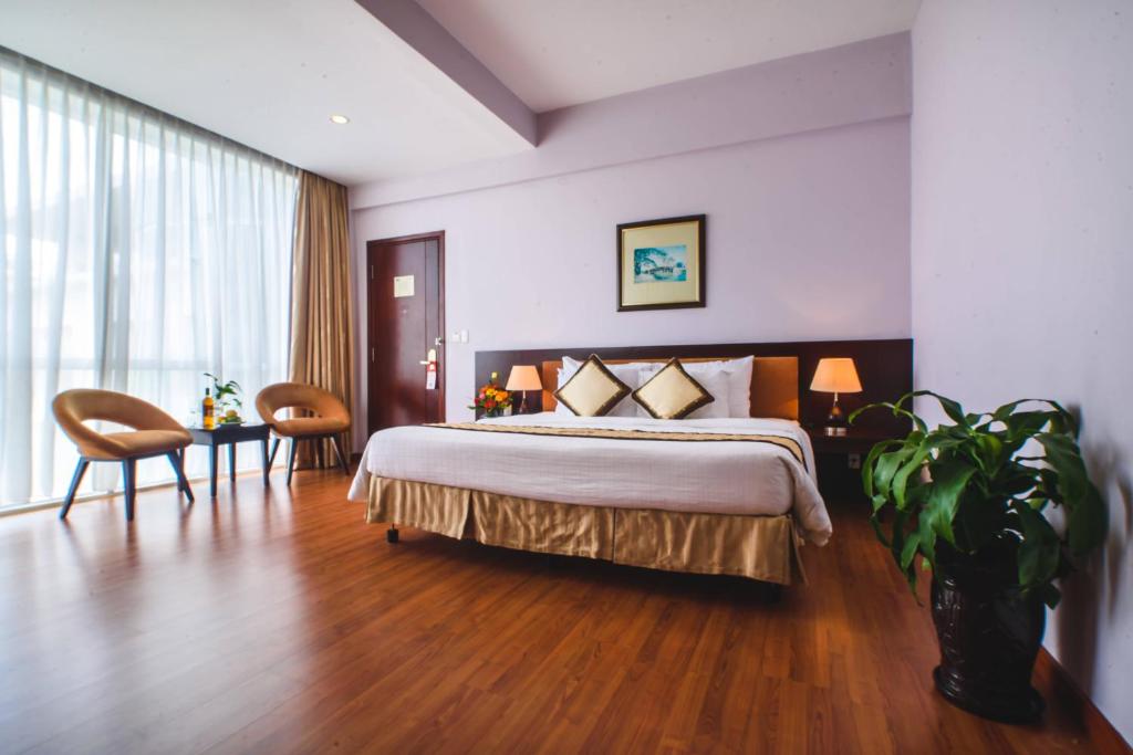 Phòng Giường Đôi Nhìn Ra Hồ Bơi