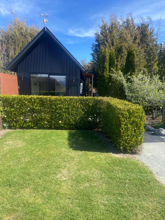 Κήπος έξω από το Black Beech House with Stunning Outdoor Bath