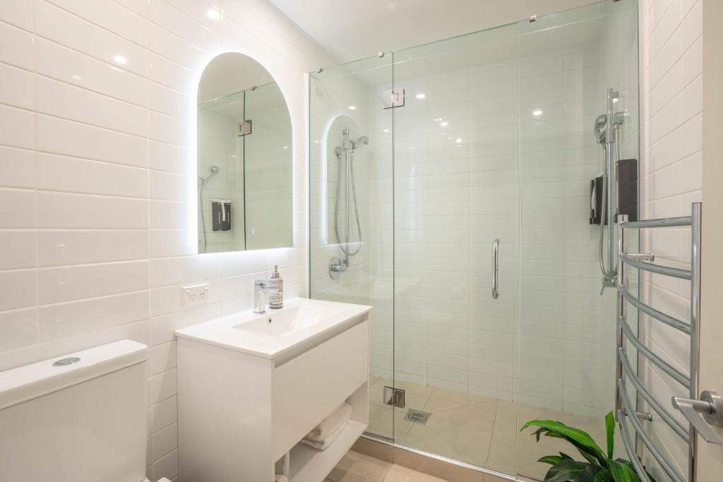 Waimahana - Luxury By The Lake - Resim 15