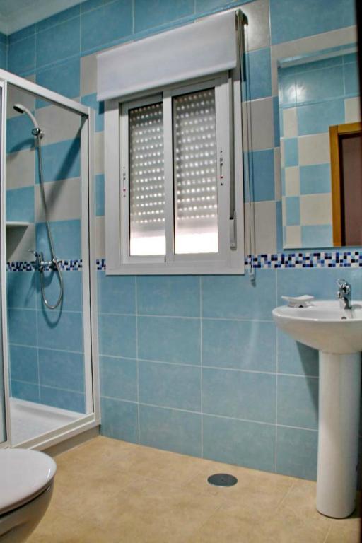 A bathroom at Chalet Arroyo Peñuelas 41