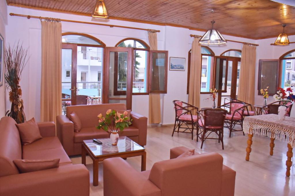 Posezení v ubytování Hotel Anatoli Apartments