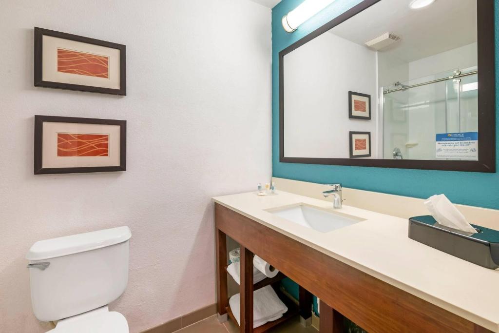 Comfort Inn & Suites Fort Lauderdale West Turnpike photo
