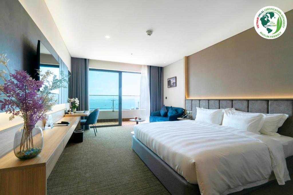 Katil atau katil-katil dalam bilik di Wyndham Garden Legend Halong