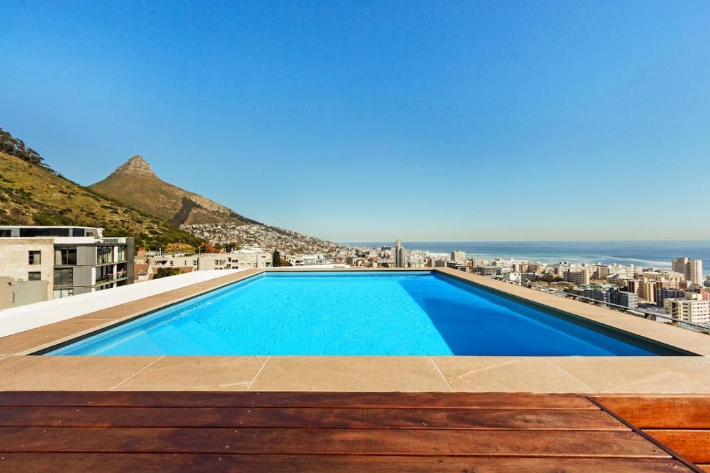 Curated visual reference: Gallery Detail: Sleek Penthouse With Iconic Views Prime Location Alpha One 601
