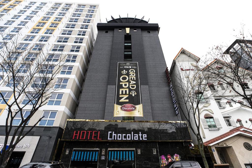 a hotel chicago building with a sign on it at Chocolate Hotel Seongnam in Seongnam