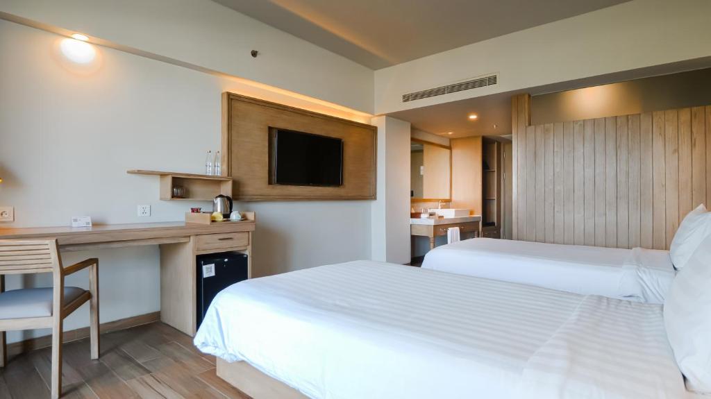 Eastin Ashta Resort Canggu - 2