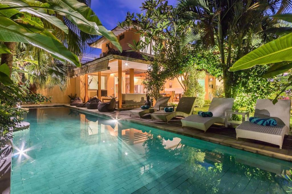 Villa Odil, Great Value 700m beach & 15m pool, Seminyak (tarifs ...