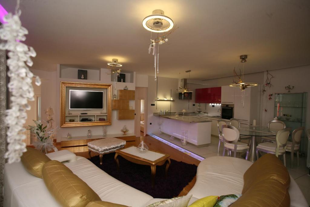 Kuchyň nebo kuchyňský kout v ubytování Domus Apartments
