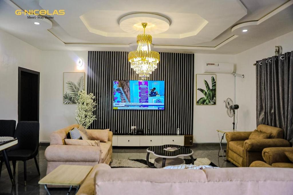Khu vực ghế ngồi tại 4 Bedroom Luxury Home, Lekki
