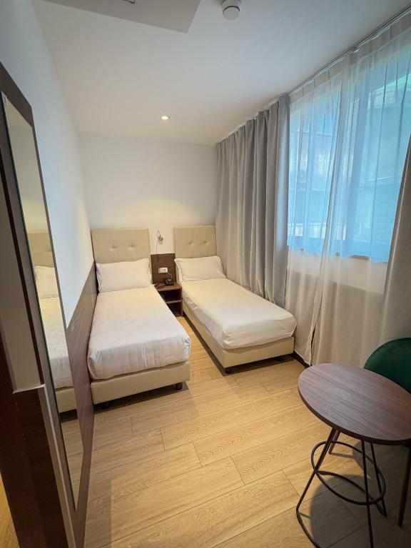 Lh HOTELS - Resim 20