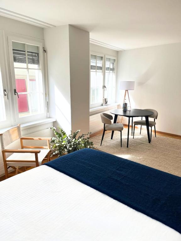 Central Old Town apartment 10 min to Mainstation with washer & dryer