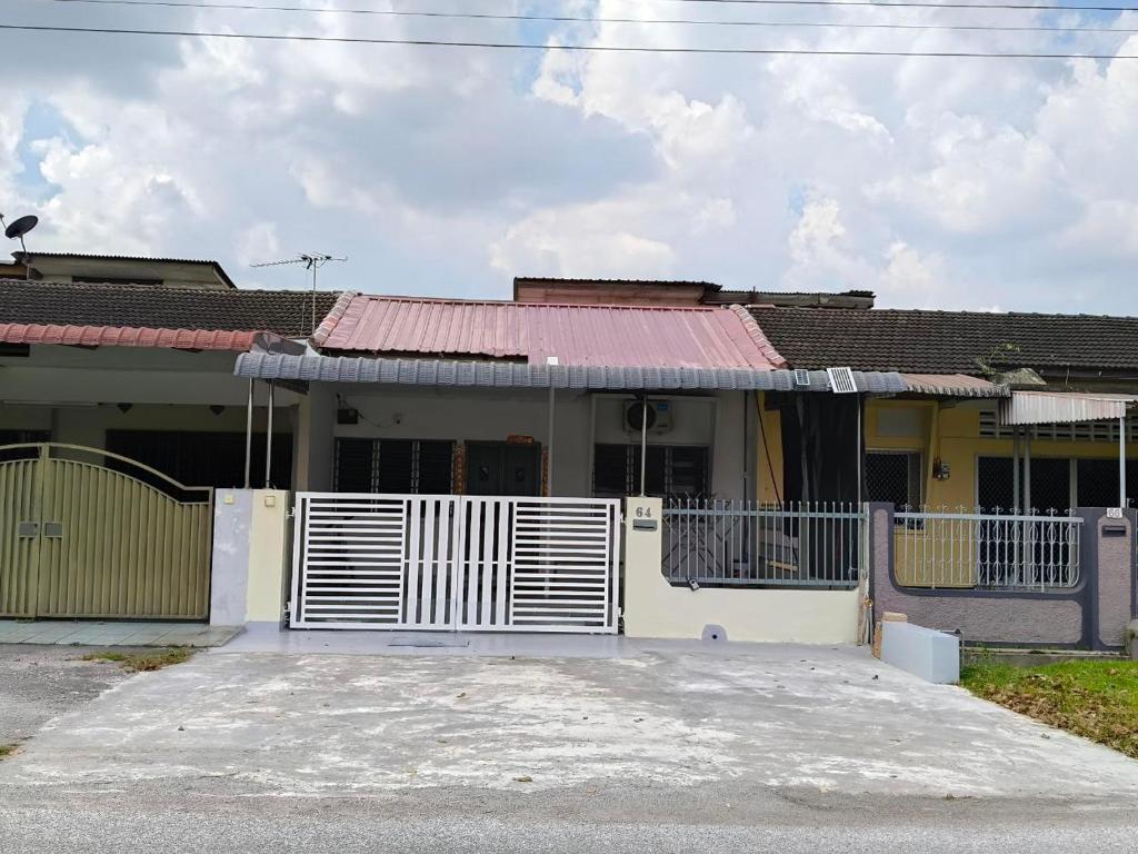 Το κτήριο όπου στεγάζεται  ο ξενώνας