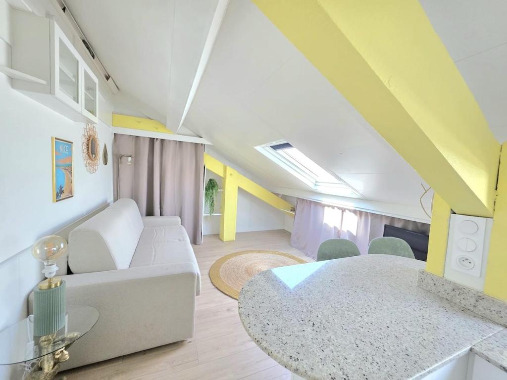 Cosy sous les toits - Nice Gare - 2 pers
