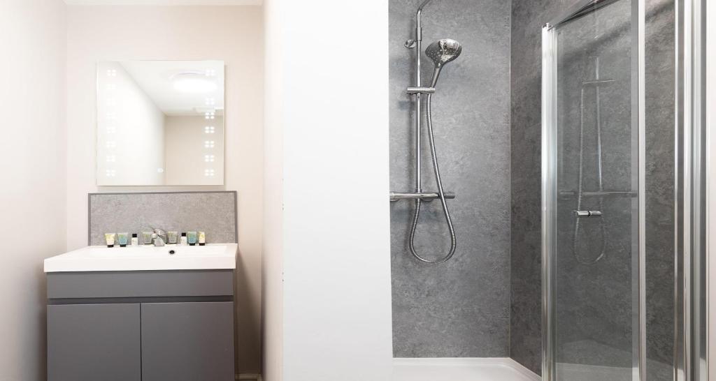 The Clarence Gardens Hotel, BW Signature Collection - Resim 13