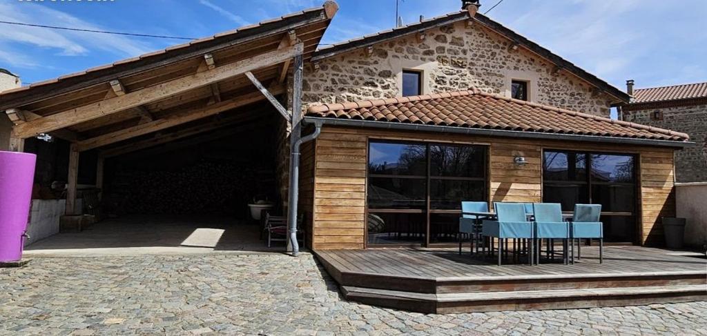 The building in which the holiday home is located