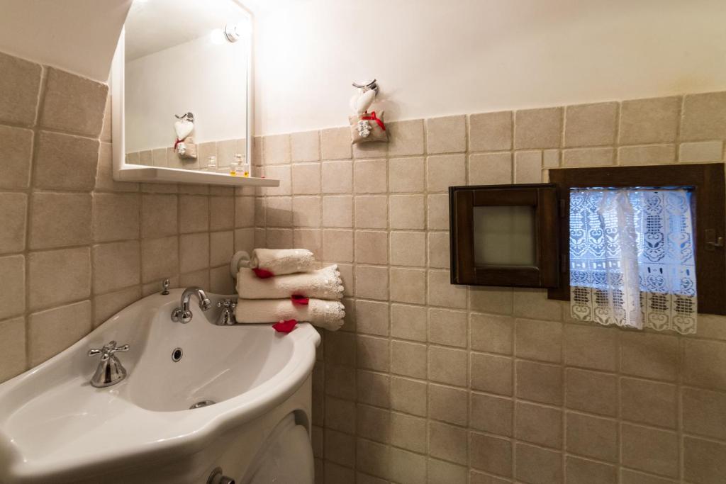 A bathroom at Trulli Family - Trulli&Cummerse