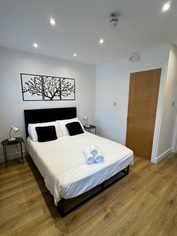 Townhouse Studio with Kitchen & Ensuite - Great Location - Resim 10