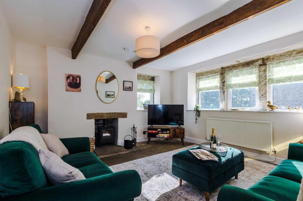 O zonă de relaxare la Beautiful Cottage in Haworth by 53 Degrees Property, Amazing Location, The Perfect Retreat!