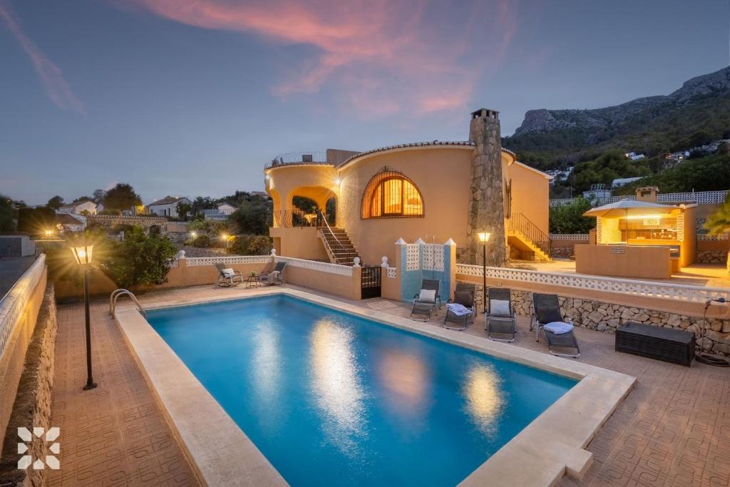 Villa Teresa by Abahana Villas