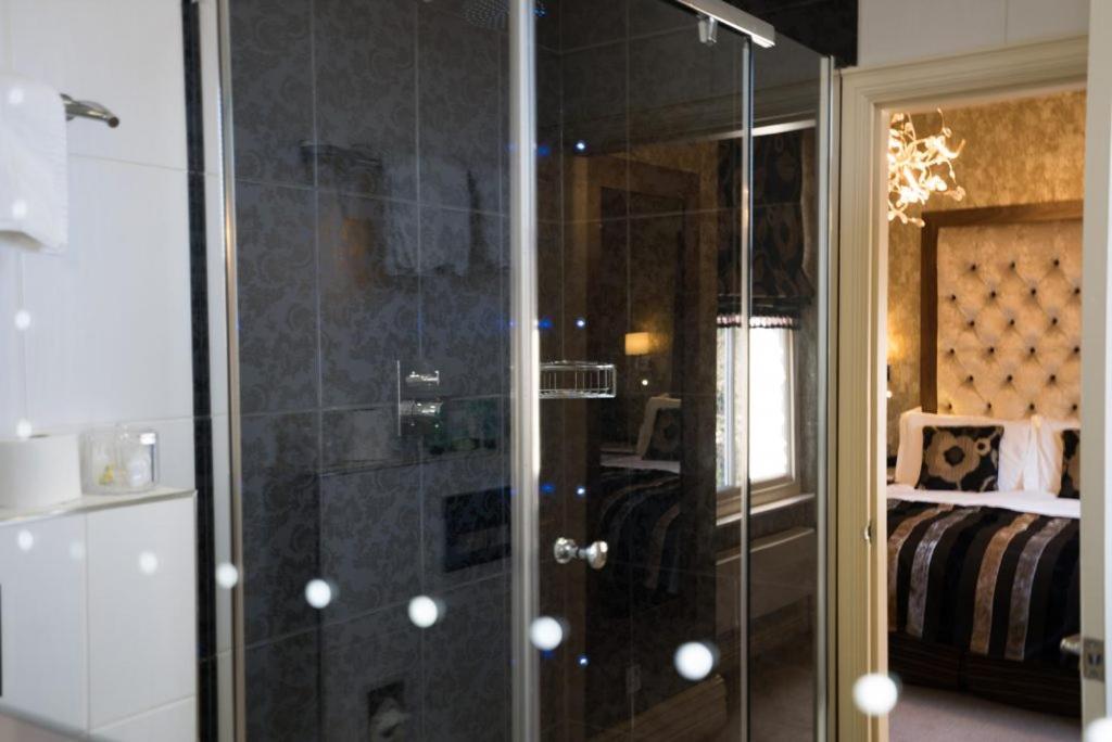 The Cranleigh Boutique - Resim 17