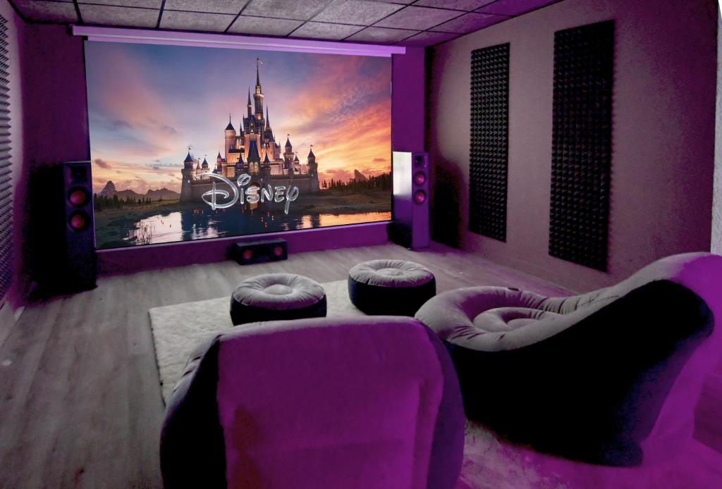 Spacious luxury apartment with private cinema and pool near golf course ...