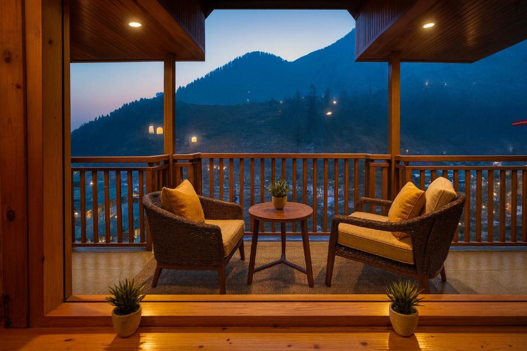 Φωτογραφία από το άλμπουμ του Himalayan Fort Resort, Manali - !! Riverside Property !! Big Garden with Campfire !! Guest Preferred !! Scenic River & Mountain View !! Big Parking !! Luxury Balcony Rooms !! Playing Zone !! Property of the Year σε Manāli