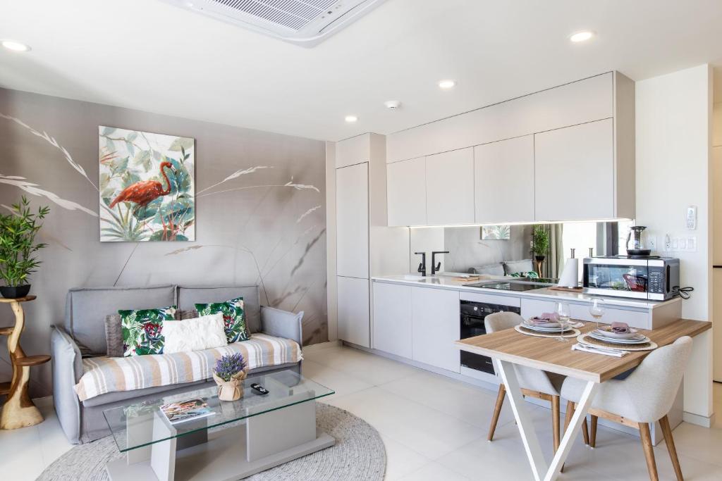 The Hills Residence - Apartamento De Un Dormitorio Con Balcón