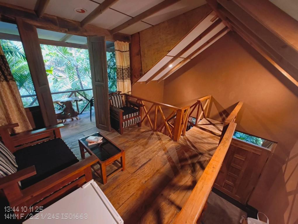 Istumisnurk majutusasutuses Ama Eco Lodge