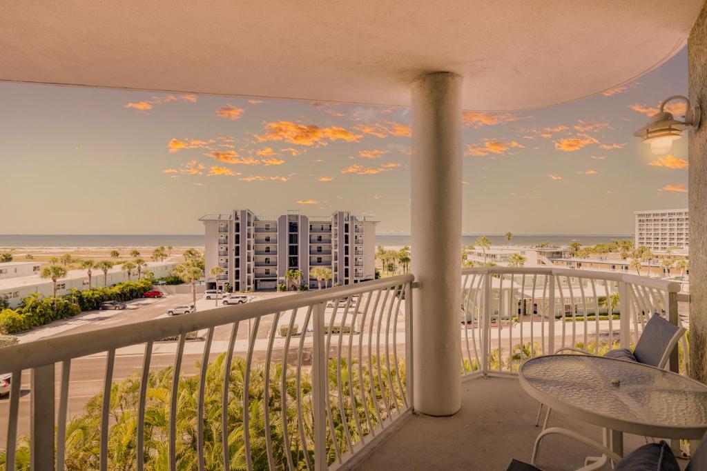 Balkón nebo terasa v ubytování Seaside Elegance at Crystal Palms