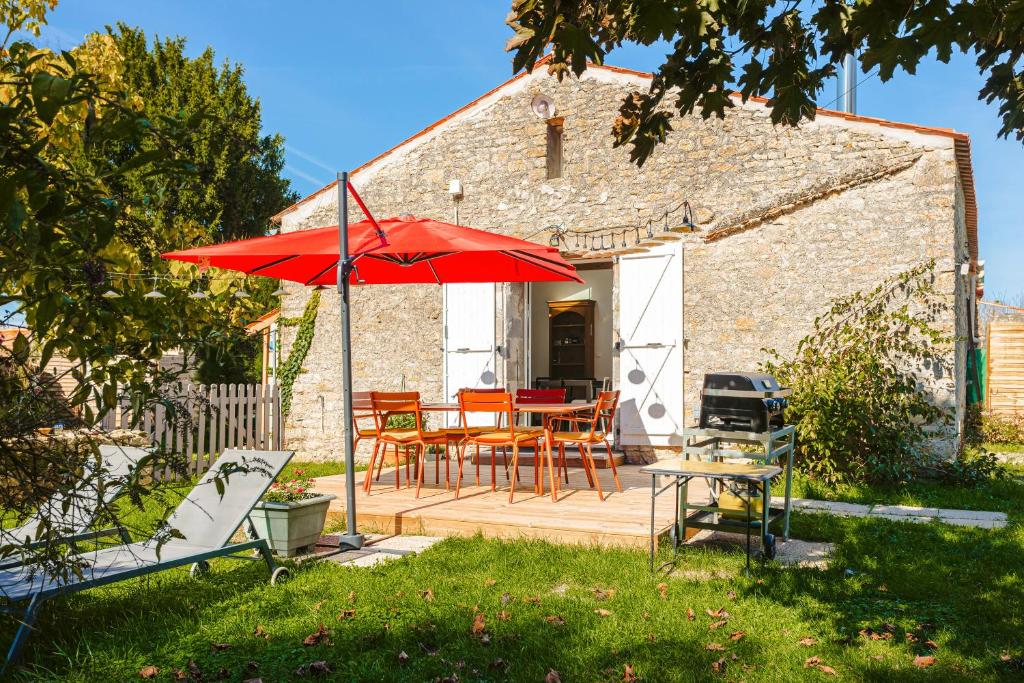 Κήπος έξω από το Gite La Grange Hulotte