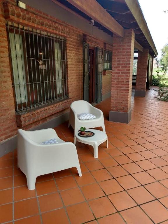 Spectacular country house with a pool!