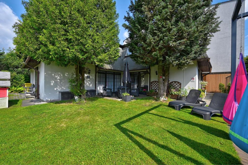 
One-Bedroom Apartment with Garden View

