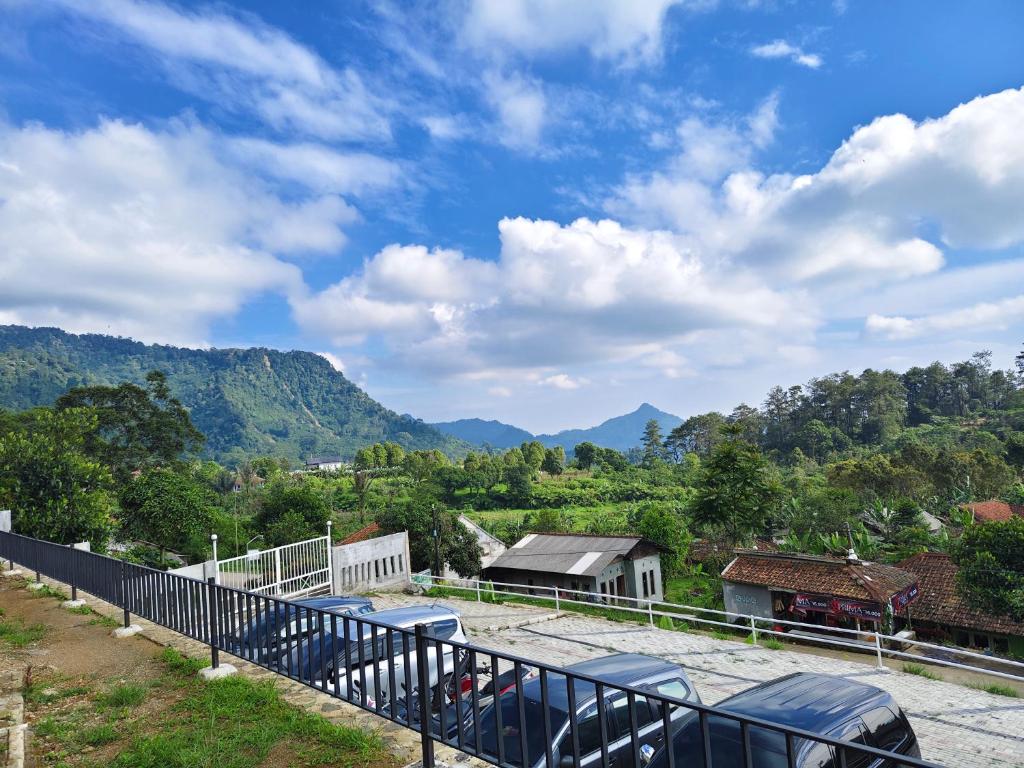 Naturlandskabet i nærheden af campingpladsen