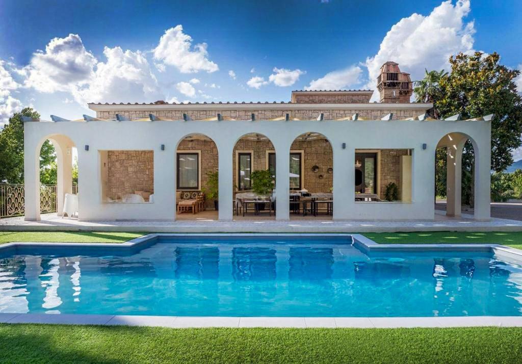 Kolam renang di atau dekat dengan Villa With Double Kitchen And Pool In Umbria