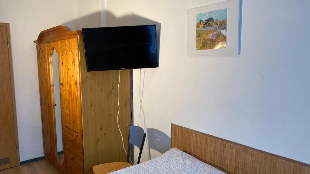 Deutscher Hof - Budget Single Room