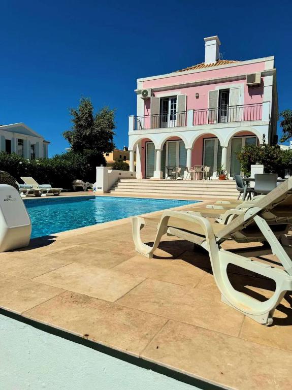 Elegant Vilamoura Old Town Villa Villa Rosa 6 Bedrooms Pool Table