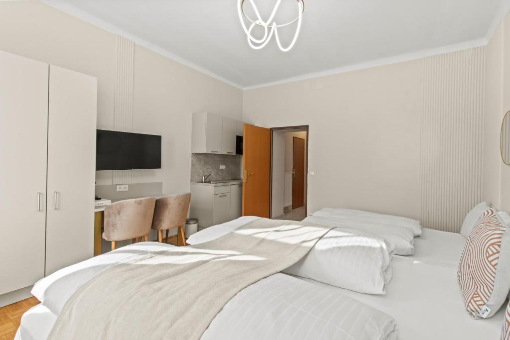 Near Schönbrunn I 1 Min to U6 Niederhofstraße - Resim 23