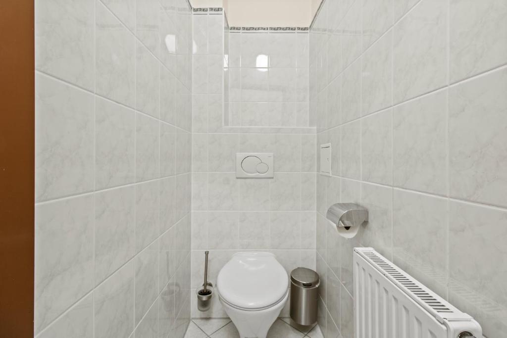 Near Schönbrunn I 1 Min to U6 Niederhofstraße - Resim 39