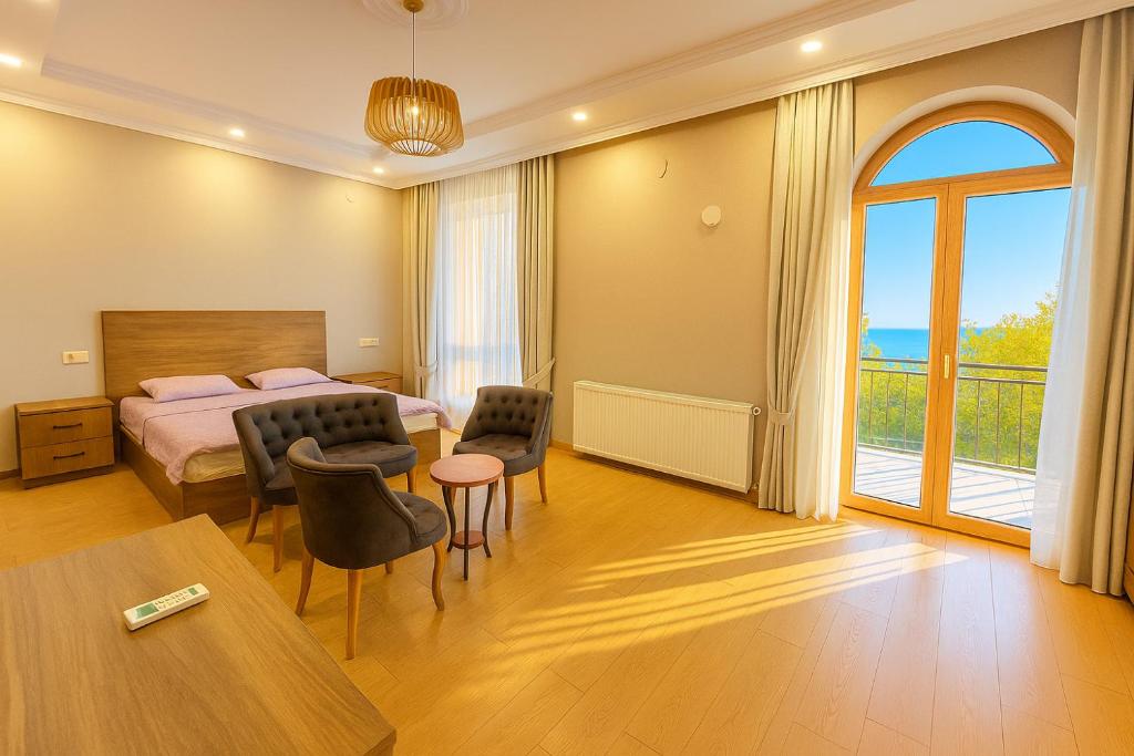Posezení v ubytování Room number 2046