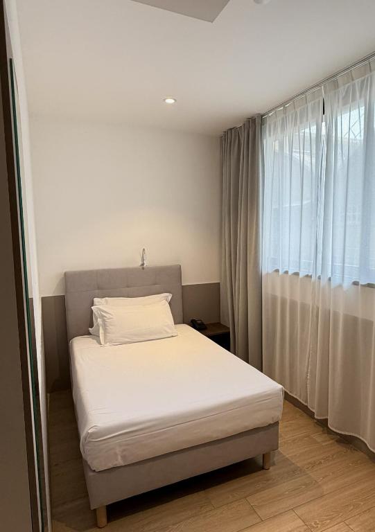 Lh HOTELS - Resim 18