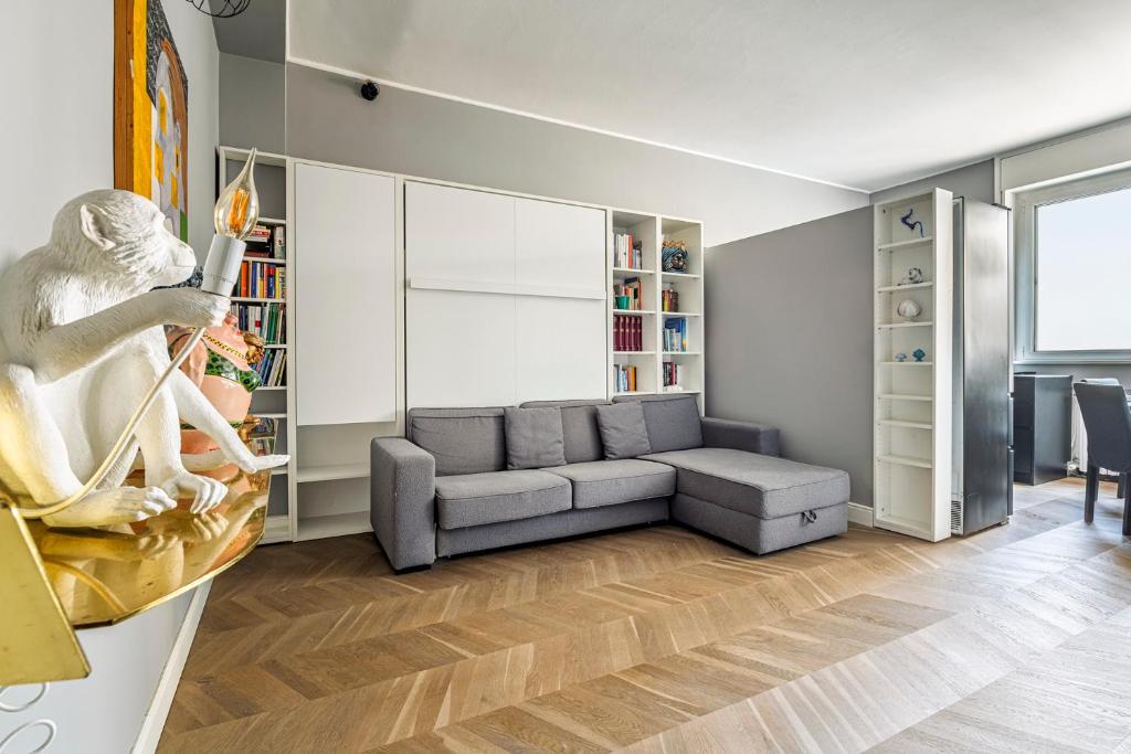 DHOME Pantano - Velasca Tower Apartments