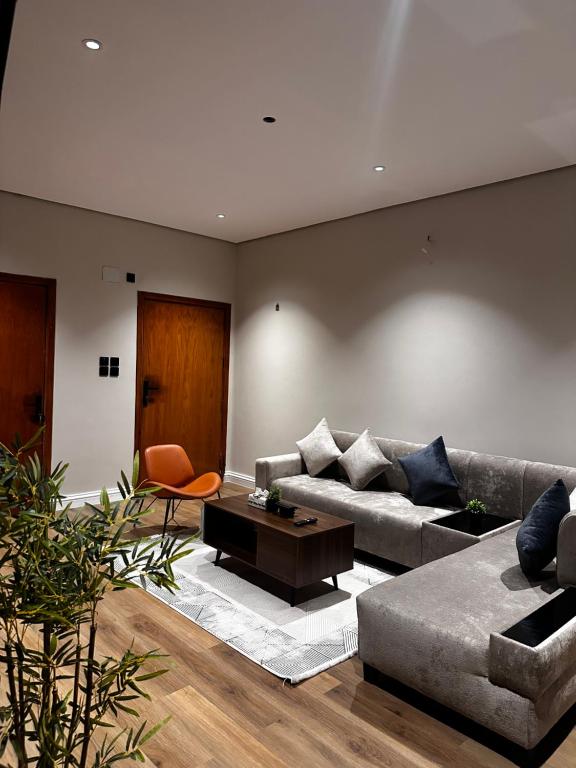 Een zitgedeelte bij شقق اكتارا Actara