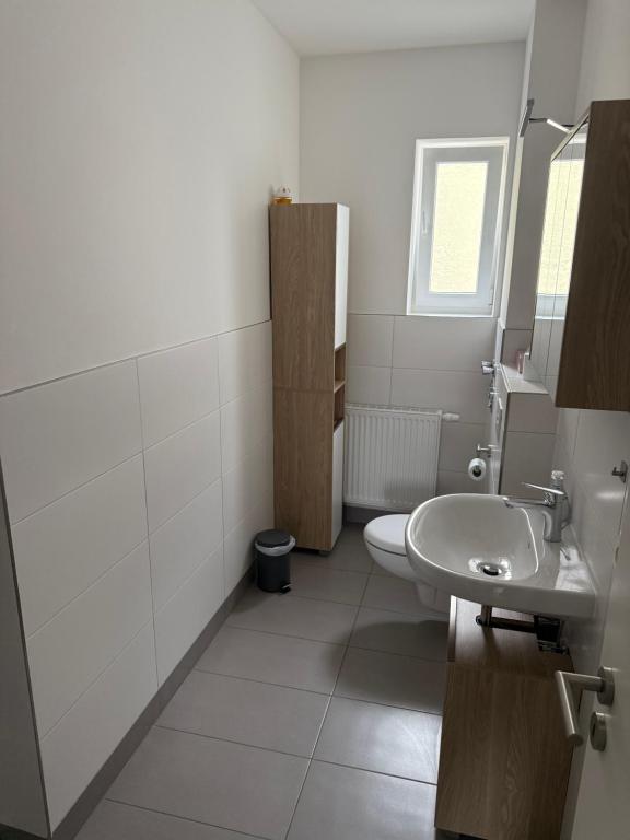Tolles Apartment in Magdeburg-Salbke mit Balkon und WiFi - Appartement 1 Chambre