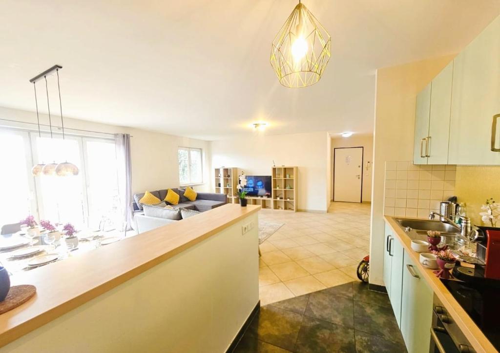 Central&comfy 2BR Flat with parking - Resim 12