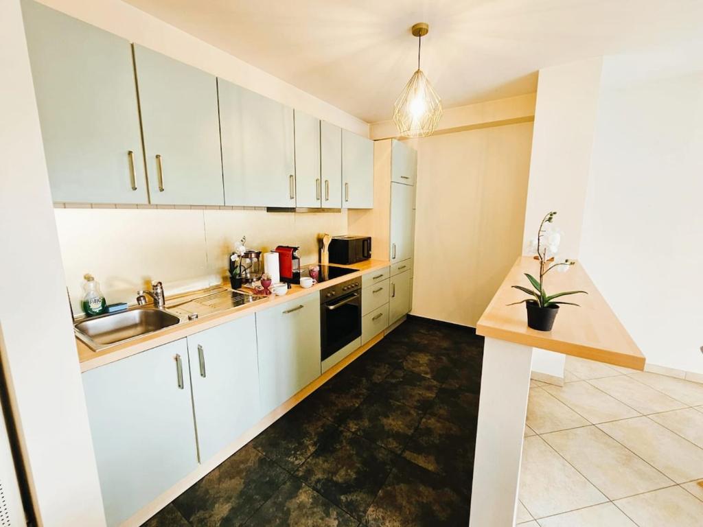 Central&comfy 2BR Flat with parking - Resim 5