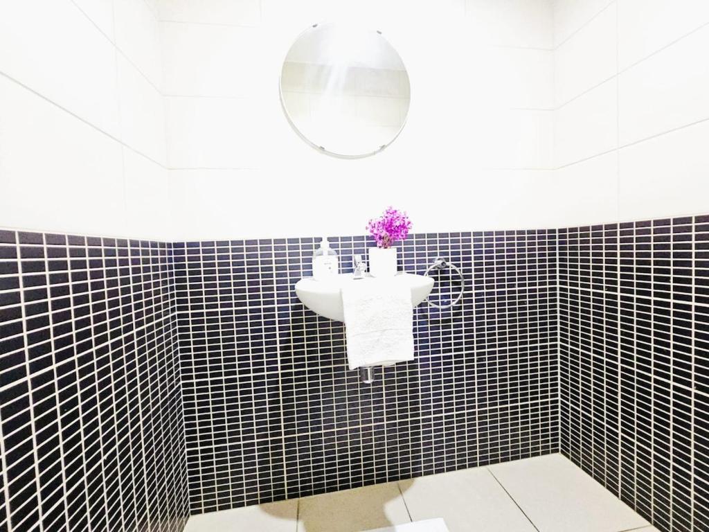 Central&comfy 2BR Flat with parking - Resim 20